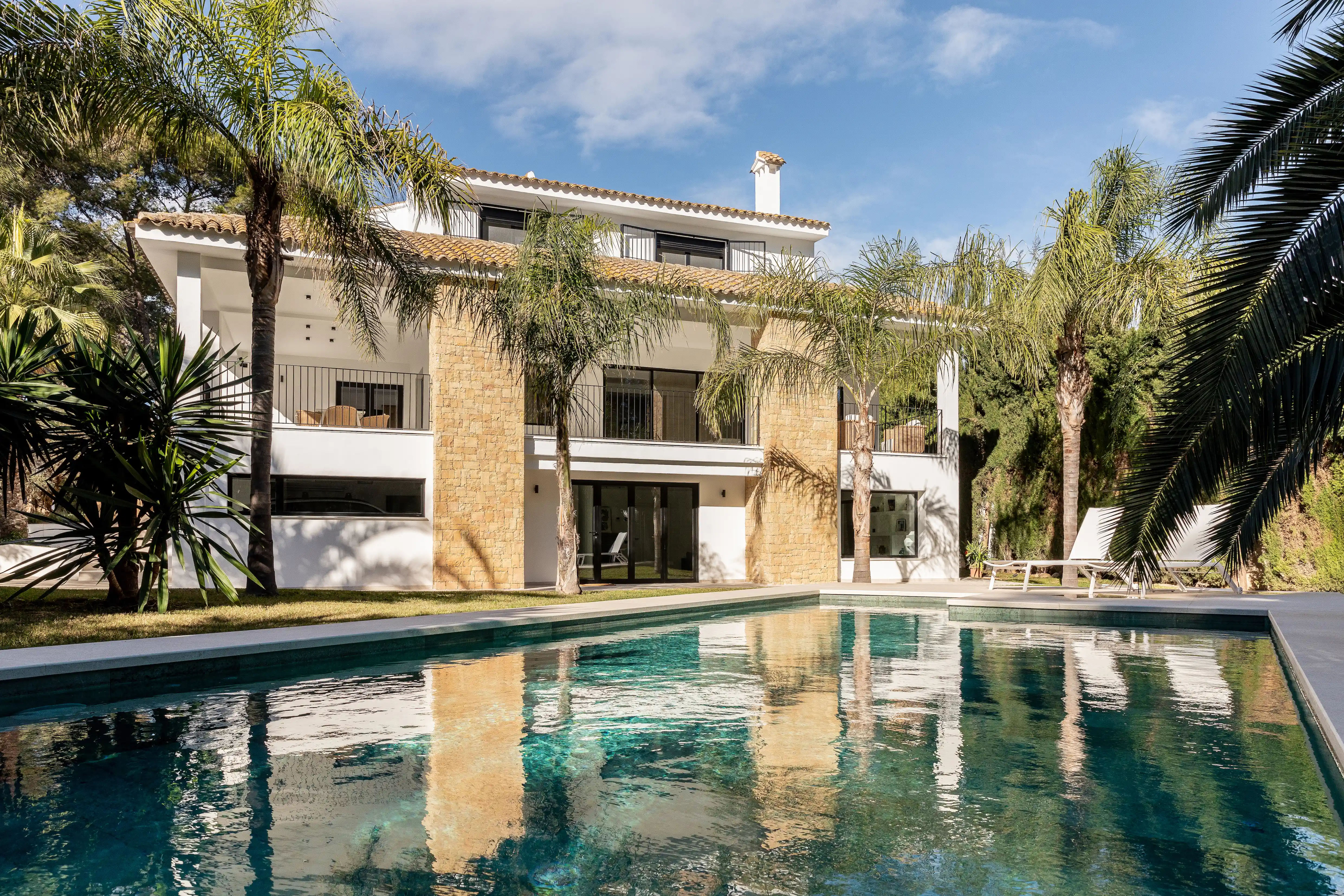 Campolivar 1 villa renovation in Valencia lead image