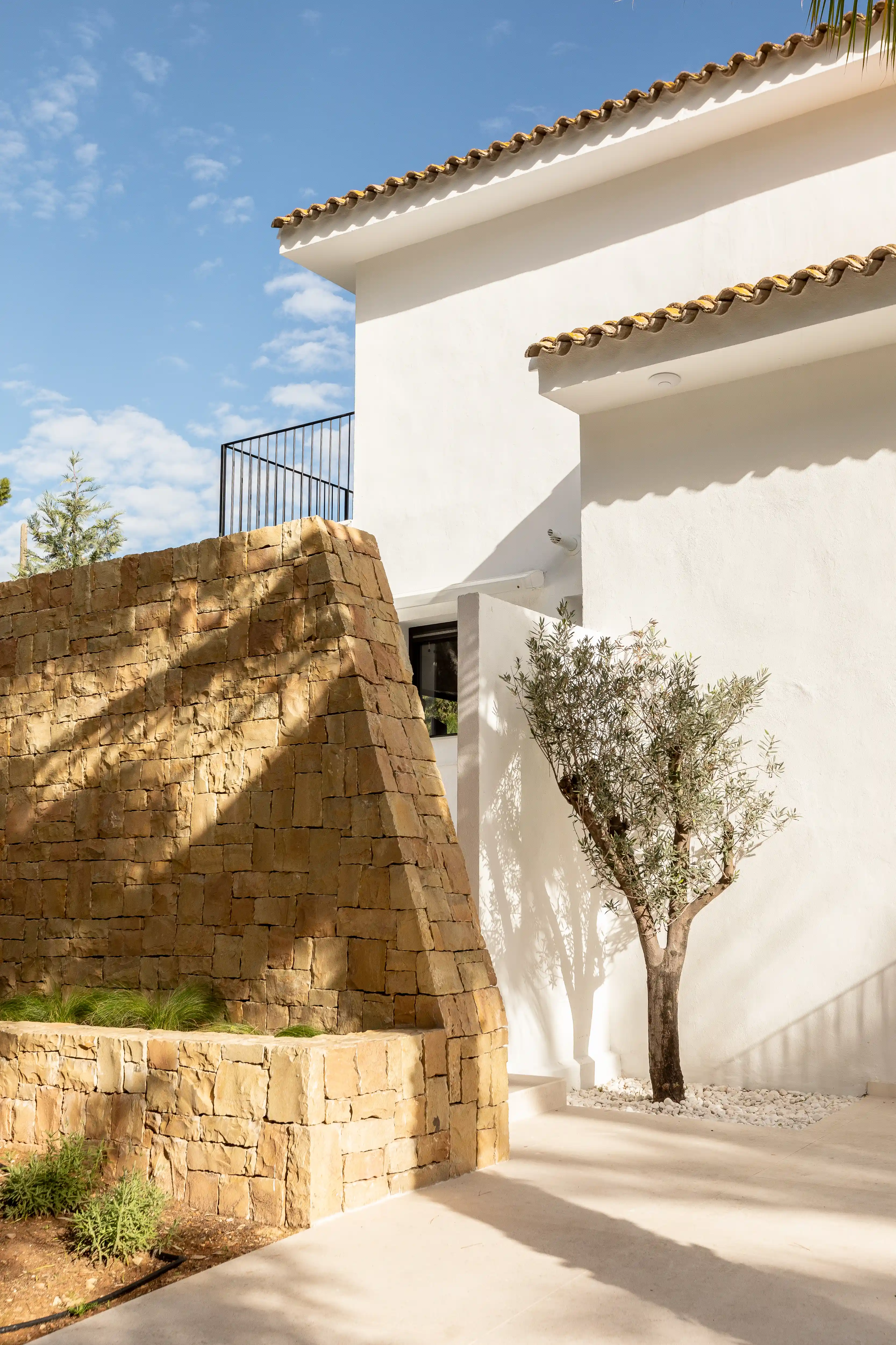 Villa renovation detail in Campolivar Valencia image 9