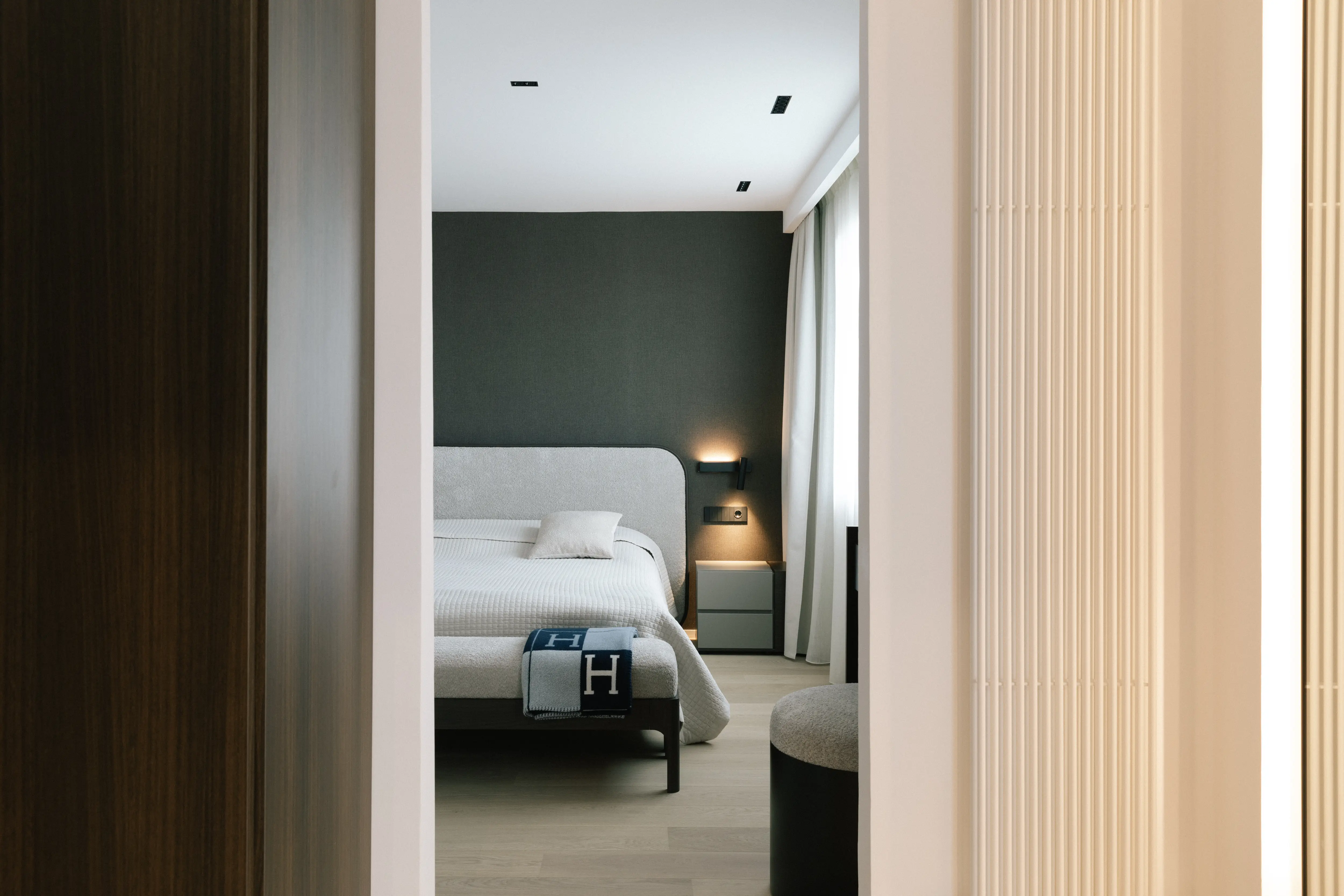 Finished bedroom interior design in renovated Campolivar Valencia home image 35