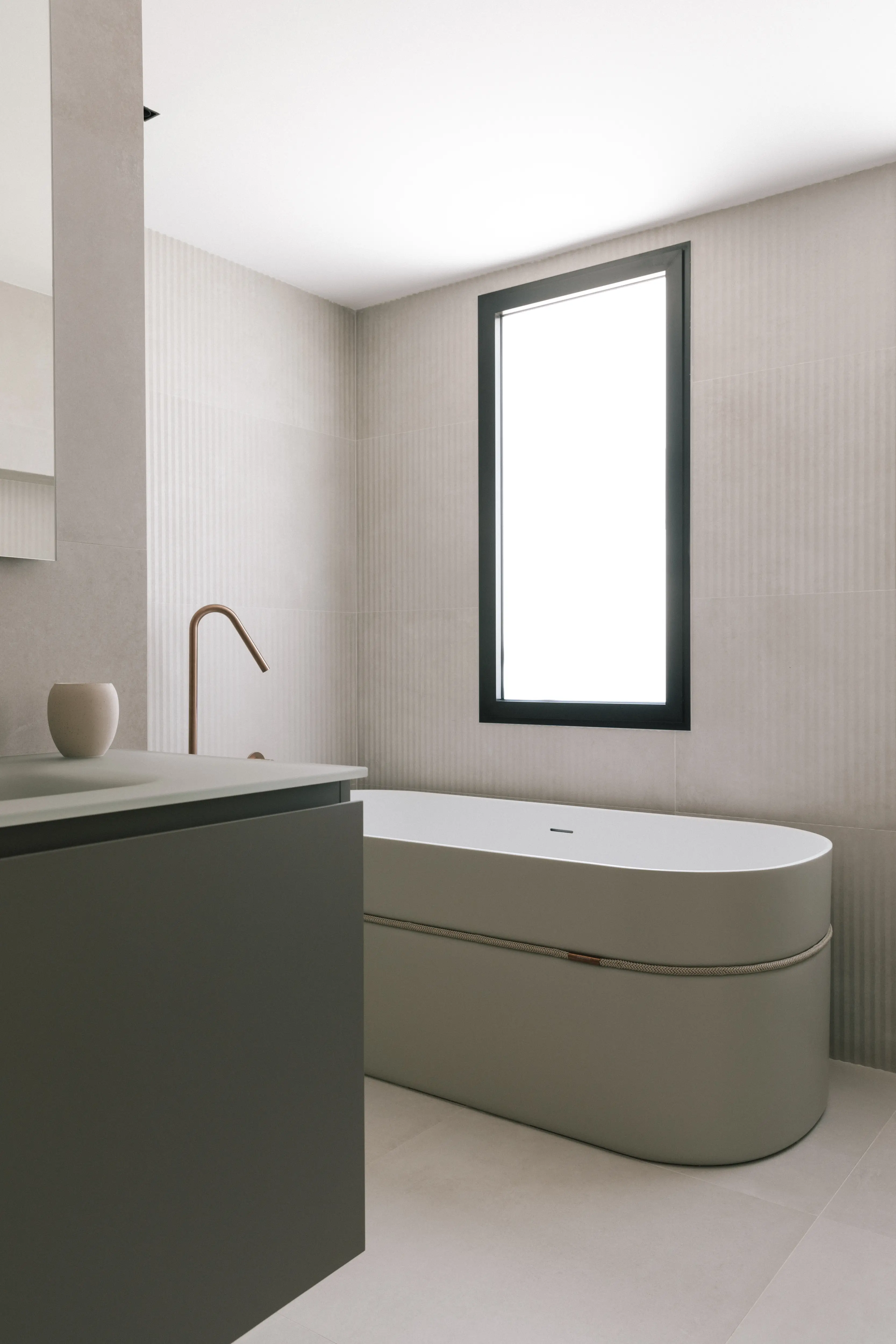 Bathroom renovation detail in Campolivar Valencia image 42