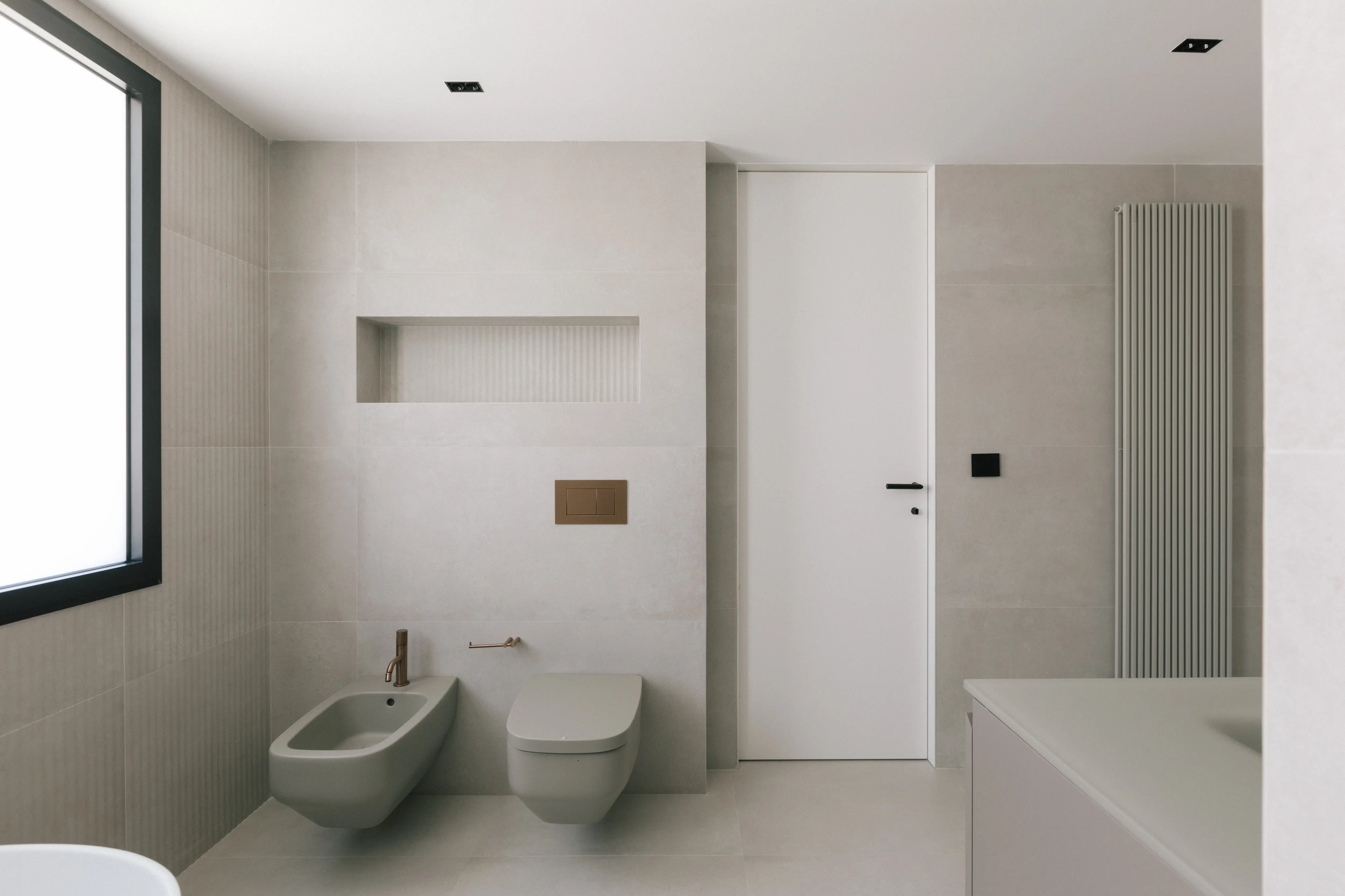Bathroom renovation detail in Campolivar Valencia image 44