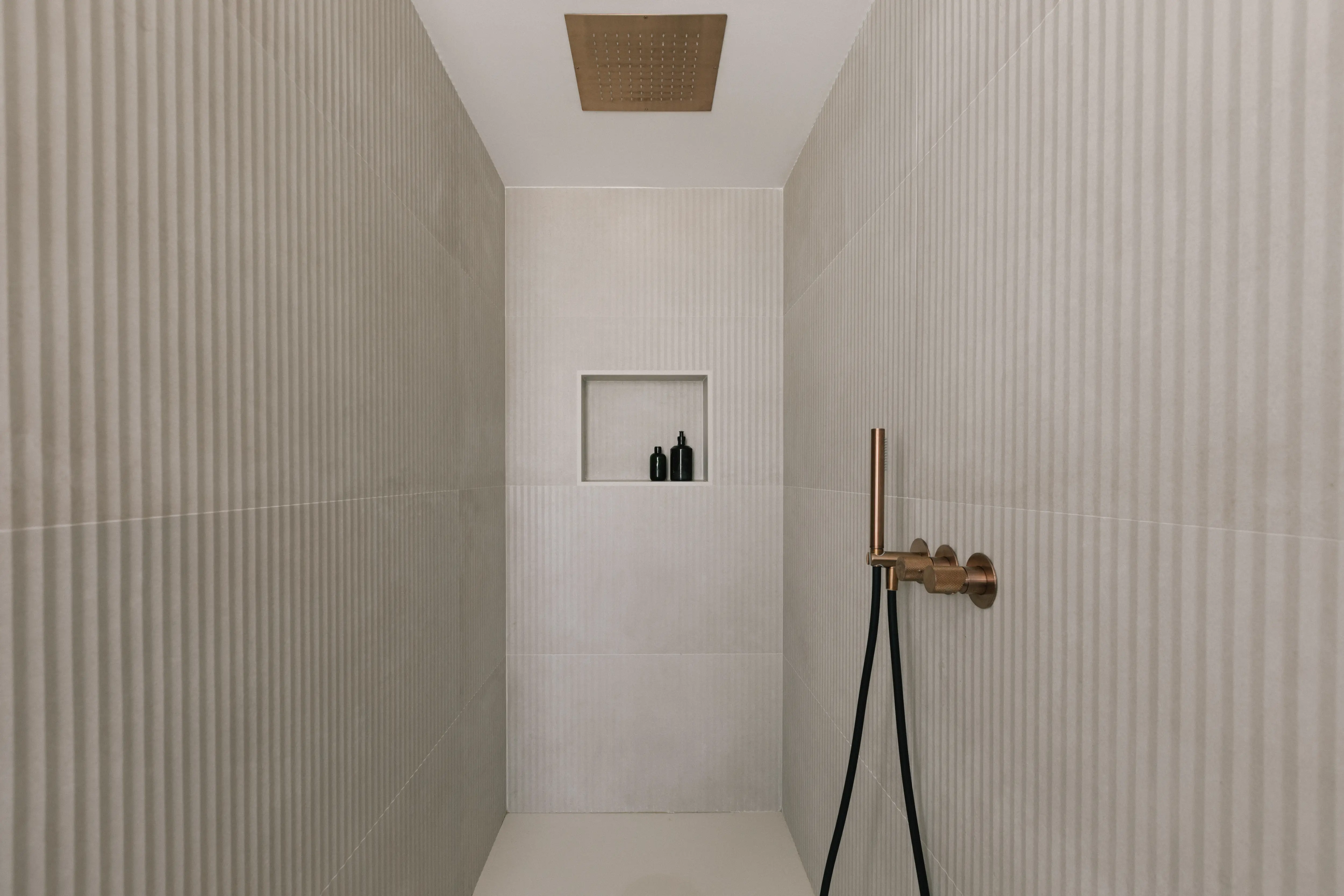 Bathroom renovation detail in Campolivar Valencia image 45