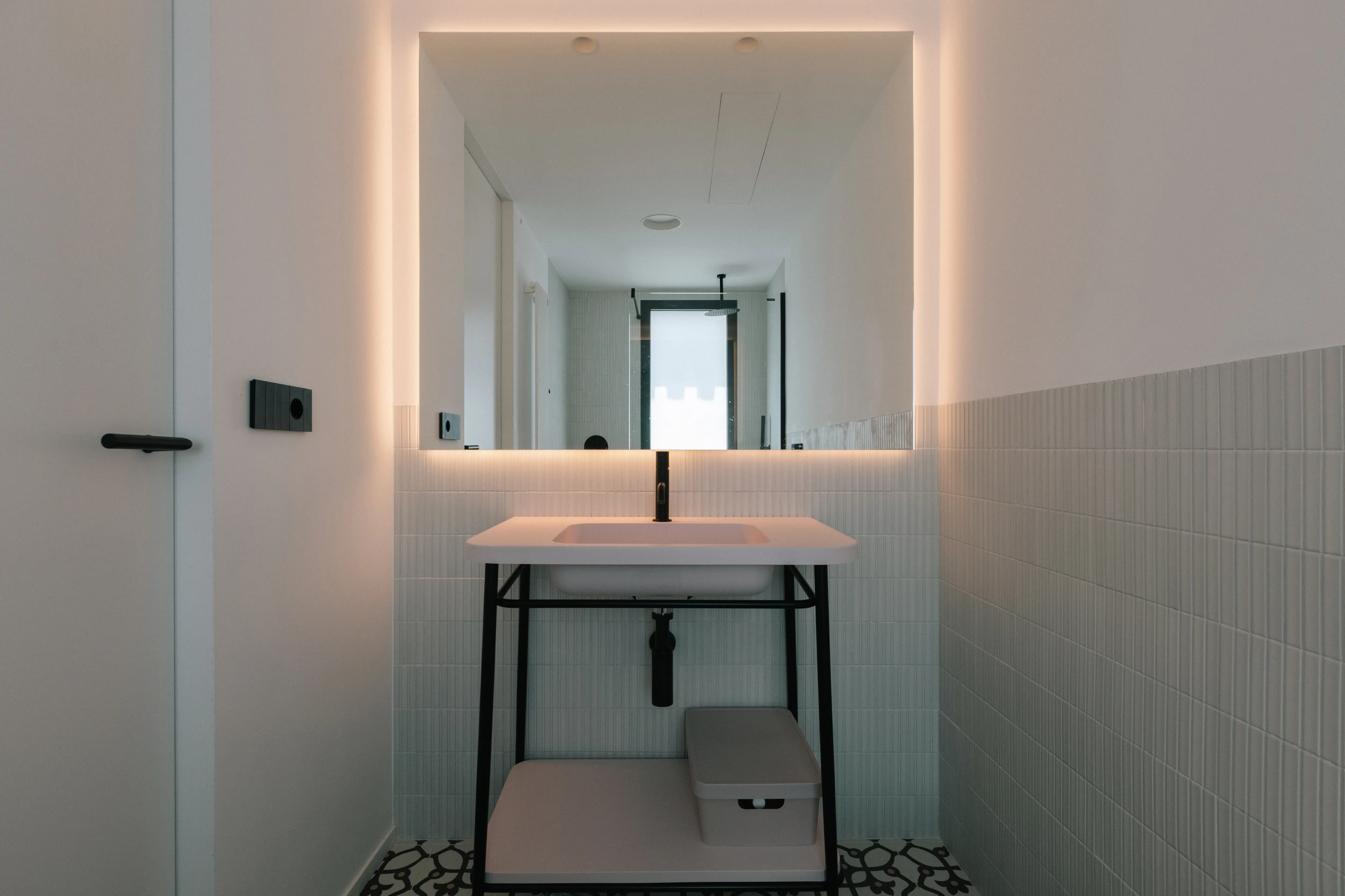 Bathroom renovation detail in Campolivar Valencia image 49